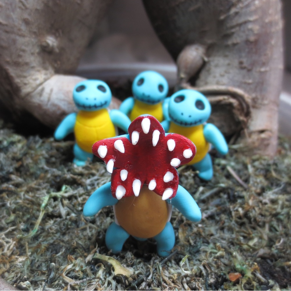 Mini Pokémon figurines, necklace, bracelet charms. Stranger things demogorgon